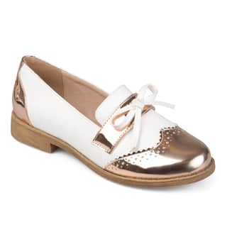 Journee Collection Women's 'Gloria' Wingtip Bow Loafers