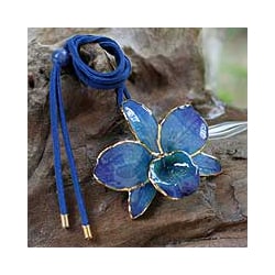 Gold-accented 'Elegant Blue' Natural Orchid Long Necklace (Thailand)