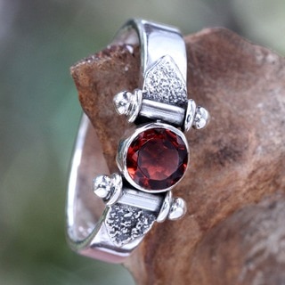Mystical Eye Rich Red Garnet Faceted Gemstone Set in 925 Sterling Silver Handmade Artisan Womens Fashion Ring (Indonesia)