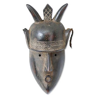 Handcrafted Wood 'Mighty Warrior' African Tribal Mask (Ghana)