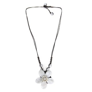 Cotton Rope White Shell and Pearl Flower Necklace (4-8 mm) (Thailand)