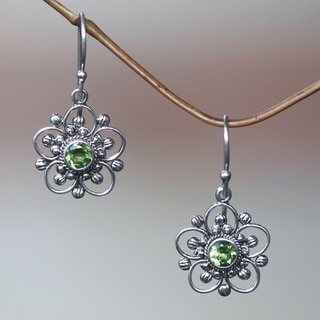 Nature's Gift Artisan Handmade Women's Clothing Accessory Sterling Silver Green Peridot Flower Dangle Drop Earrings (Indonesia)