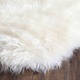 Safavieh Prairie Natural Pelt Sheepskin Wool White Shag Rug (2' x 3')
