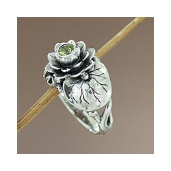 Sterling Silver 'Lotus Purity' Peridot Ring (Indonesia)