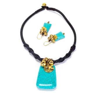 Handmade Goldtone Turquoise Necklace and Earrings Set (Thailand)