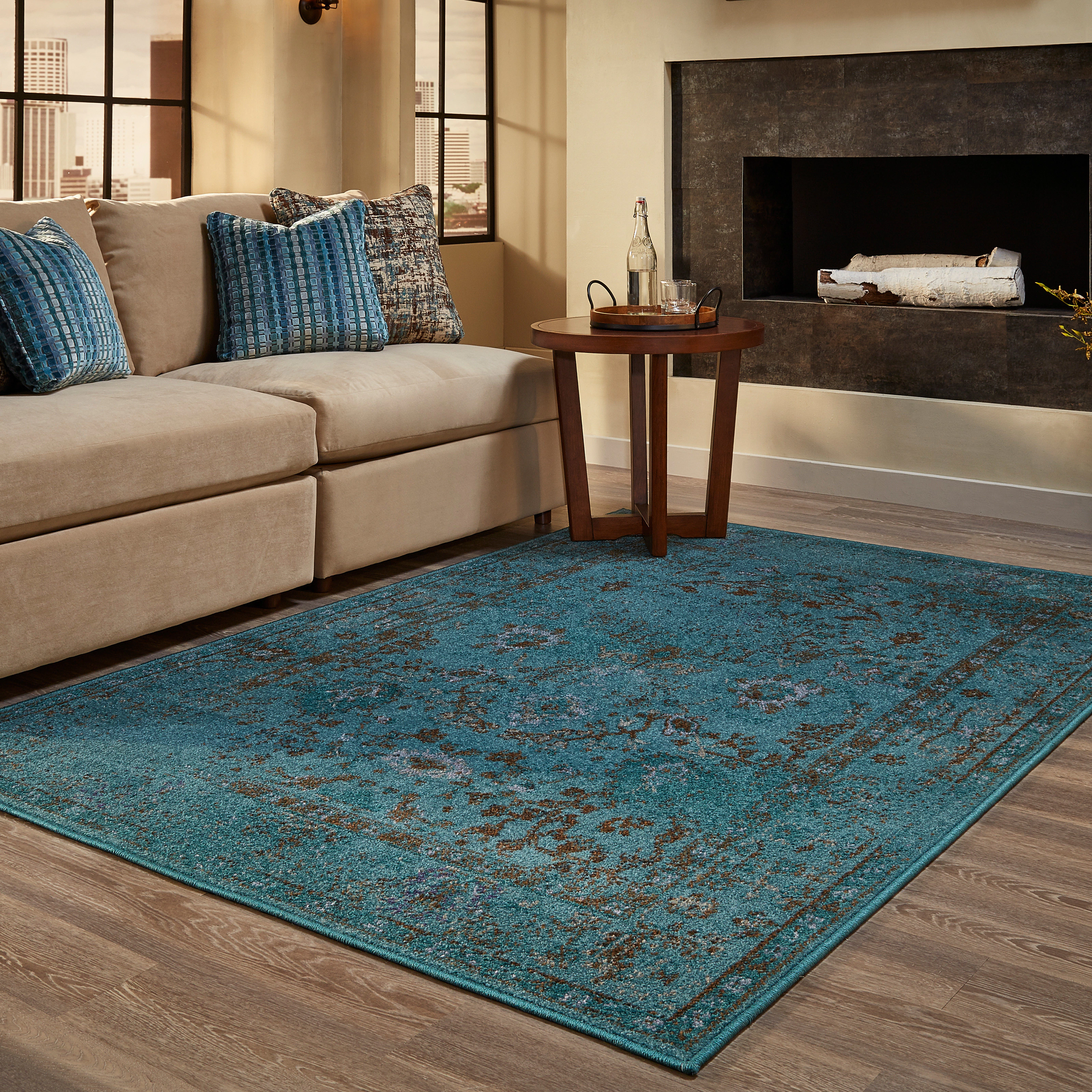Distressed Traditional Teal/ Grey Area Rug (6'7 x 9'6)