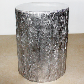 Handmade 15-inch Diameter x 20 inches High Matte Finished Recycled Aluminum Tree Stump (India)