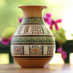 Handcrafted Ceramic 'Inca Splendor' Cuzco Vase (Peru)