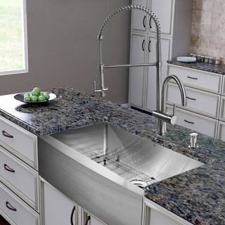 Vigo All-in-one 30-inch Farmhouse Stainless Steel Kitchen Sink and Faucet Set
