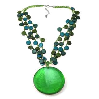 Handmade Dazzling Green Medallion Statement SeaShell Beachy Necklace (Philippines)