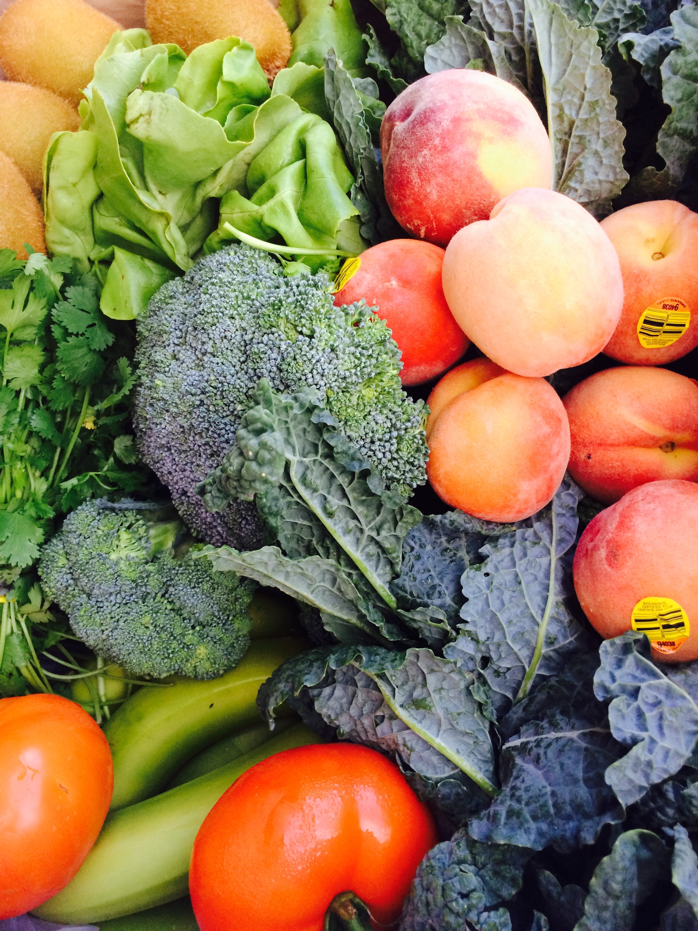 Fresh Life Organics Large Organic Mixed Fruits and Vegetables Box