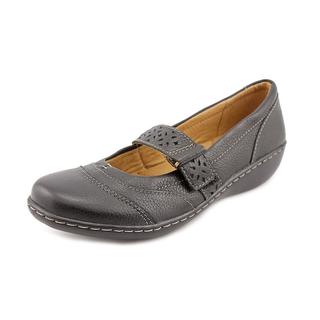 Clarks Women's 'Ashland' Leather Casual Shoes - Narrow