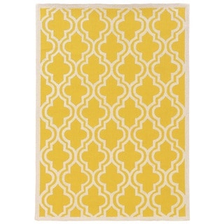 Linon Silhouette Lattice Print Yellow/ White Area Rug (5' x 7')