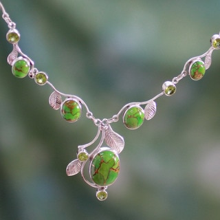 Handmade Sterling Silver Dew Blossom Peridot Y Curb Necklace (India)