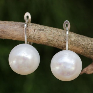 Sterling Silver 'Pale Moon' Pearl Earrings (12 mm) (Thailand)