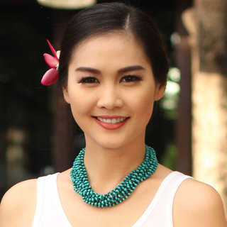 Handcrafted Littleleaf Boxwood 'Mekong Belle' Necklace (Thailand)