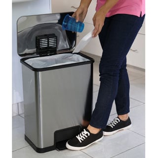 Halo halo 13-gallon AirStep Step Trash Can with Stabilizing Bar