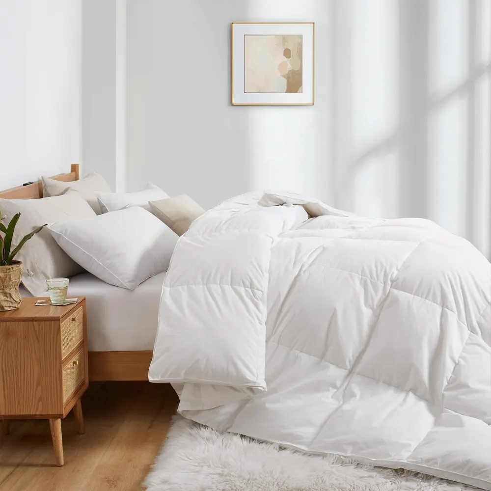 Heavy Weight White Goose Down Fiber Gusseted Comforter