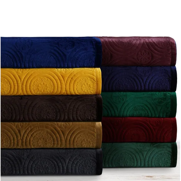 Capri Medallion Velvet Oversized Solid Quilt Set