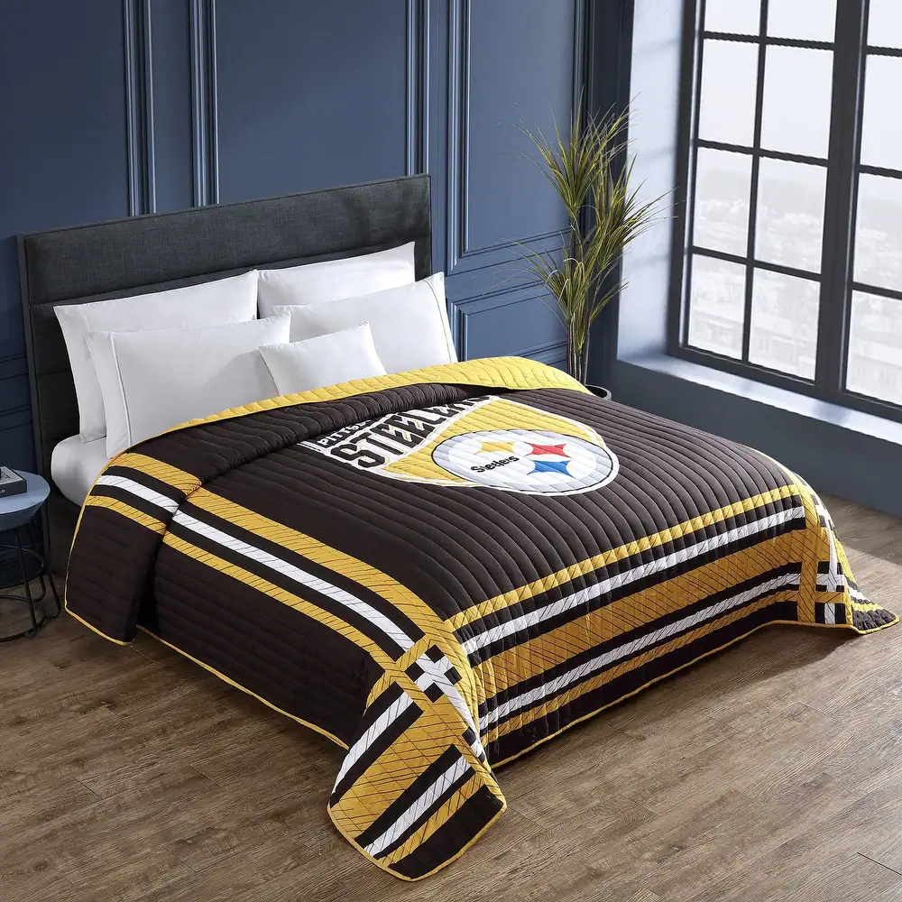 Pittsburgh Steelers NFL Licensed Placard Quilt Blanket