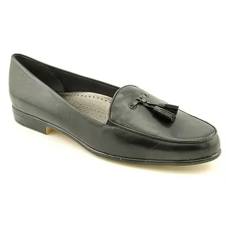 Trotters Leana W Round Toe Leather Loafer