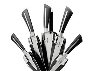 Set of black knives 