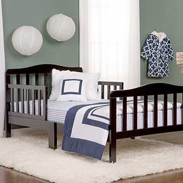 Dream on me classic design toddler bed in black